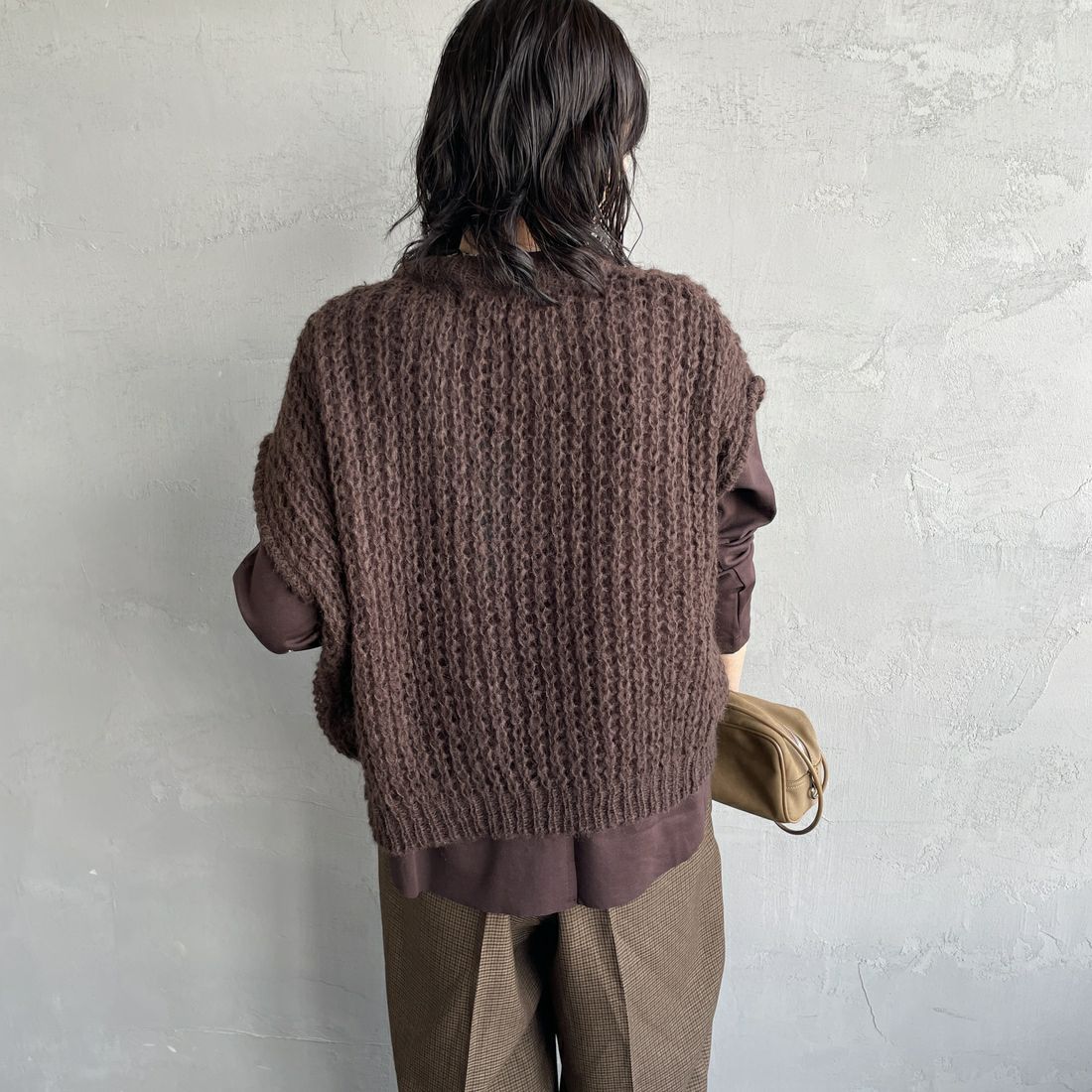 mizuiro ind [ミズイロインド] ヘアリーコクーンワイドベスト [3-220085] 44 BROWN &&モデル身長：160cm 着用サイズ：F&&