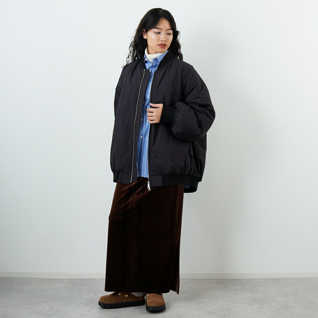 mizuiro ind [ミズイロインド] ワイドジップダウンブルゾン [3-270063] 99 BLACK &&モデル身長：162cm 着用サイズ：F&&