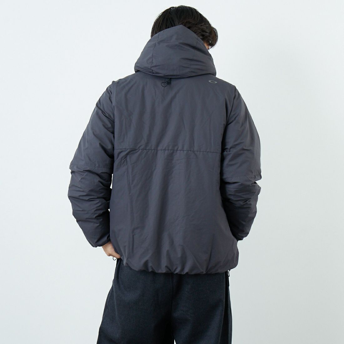 OAKLEY [オークリー] FGL ボムバスティックプルオーバー 5.7 [FOA408216] 01N PHANTO &&モデル身長：179cm 着用サイズ：S&&