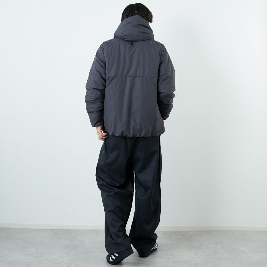 OAKLEY [オークリー] FGL ボムバスティックプルオーバー 5.7 [FOA408216] 01N PHANTO &&モデル身長：179cm 着用サイズ：S&&