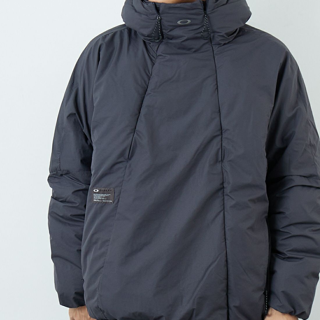 OAKLEY [オークリー] FGL ボムバスティックプルオーバー 5.7 [FOA408216] 01N PHANTO &&モデル身長：179cm 着用サイズ：S&&