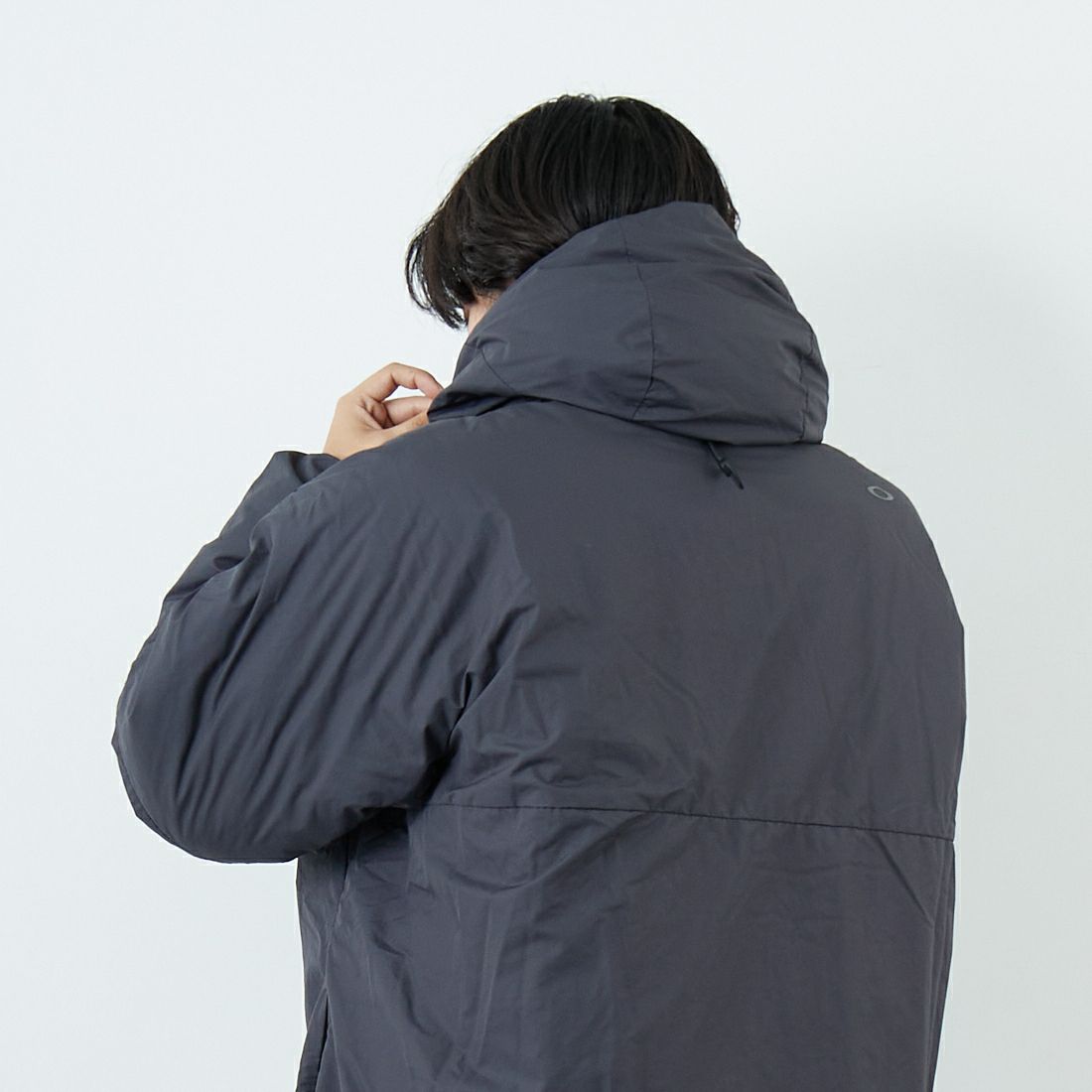 OAKLEY [オークリー] FGL ボムバスティックプルオーバー 5.7 [FOA408216] 01N PHANTO &&モデル身長：179cm 着用サイズ：S&&