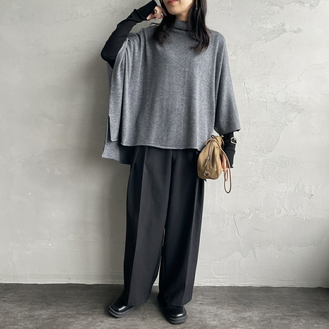 mizuiro ind [ミズイロインド] ポンチョライクプルオーバー [4-220101] 91 GRAY &&モデル身長：160cm 着用サイズ：F&&