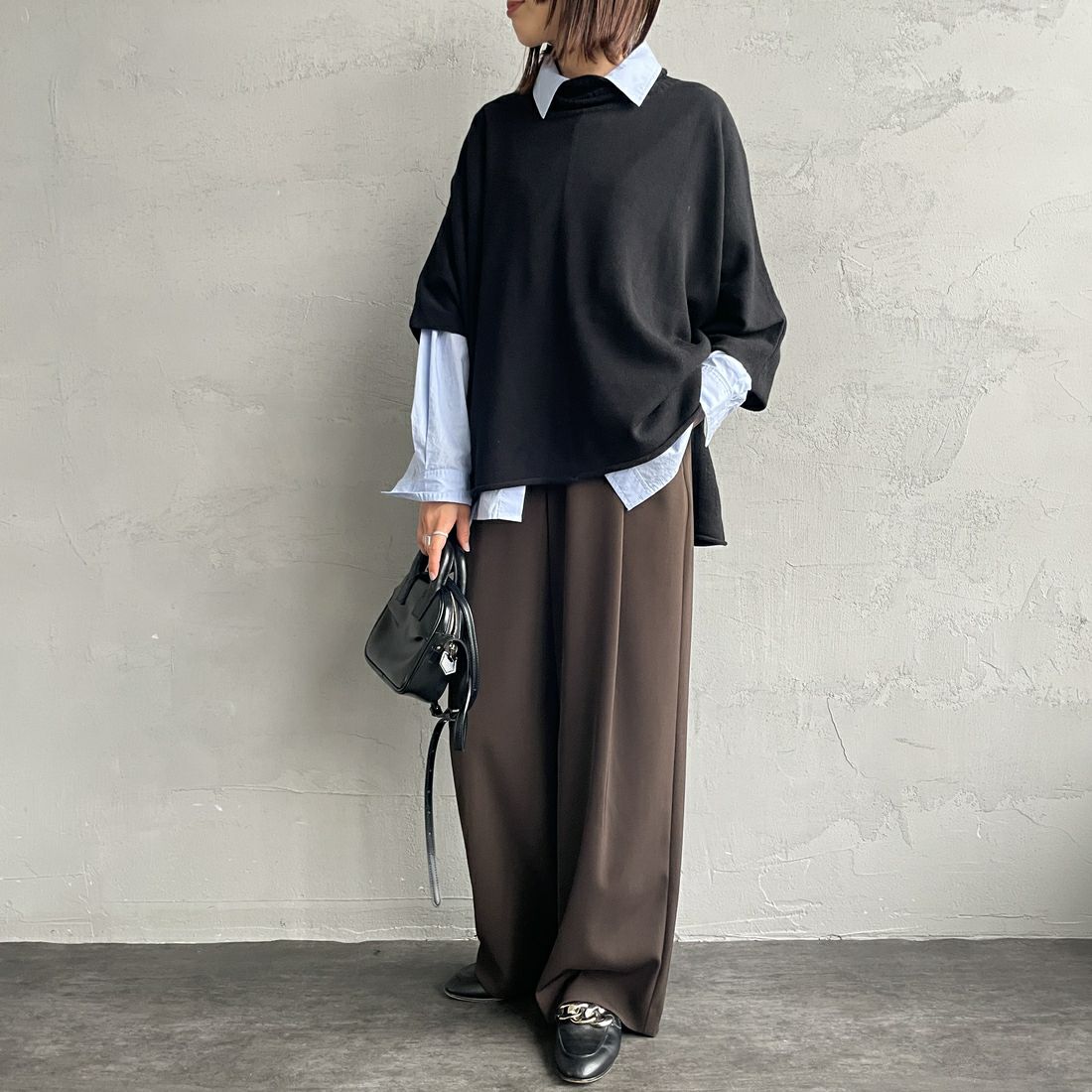 mizuiro ind [ミズイロインド] ポンチョライクプルオーバー [4-220101] 99 BLACK &&モデル身長：159cm 着用サイズ：F&&