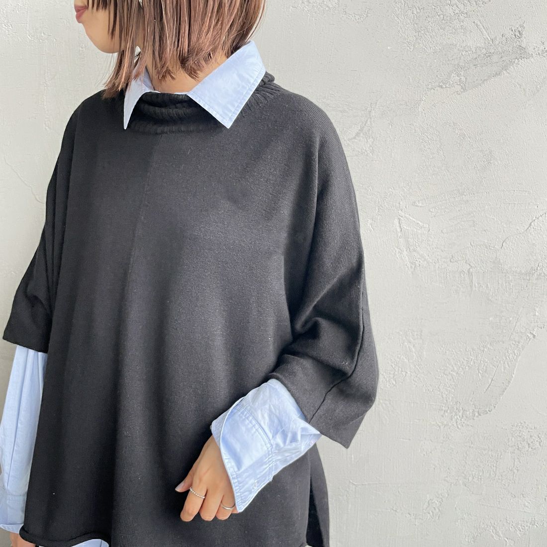 mizuiro ind [ミズイロインド] ポンチョライクプルオーバー [4-220101] 99 BLACK &&モデル身長：159cm 着用サイズ：F&&