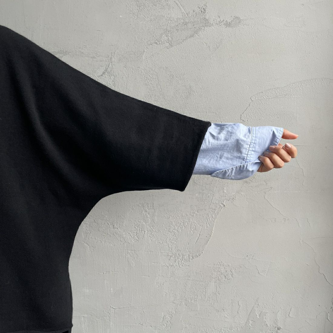 mizuiro ind [ミズイロインド] ポンチョライクプルオーバー [4-220101] 99 BLACK &&モデル身長：159cm 着用サイズ：F&&