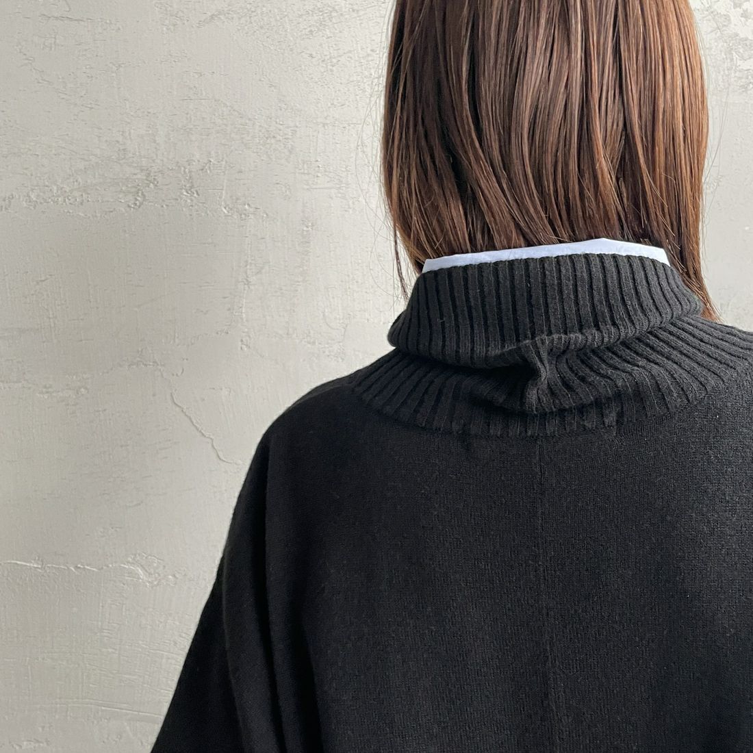 mizuiro ind [ミズイロインド] ポンチョライクプルオーバー [4-220101] 99 BLACK &&モデル身長：159cm 着用サイズ：F&&