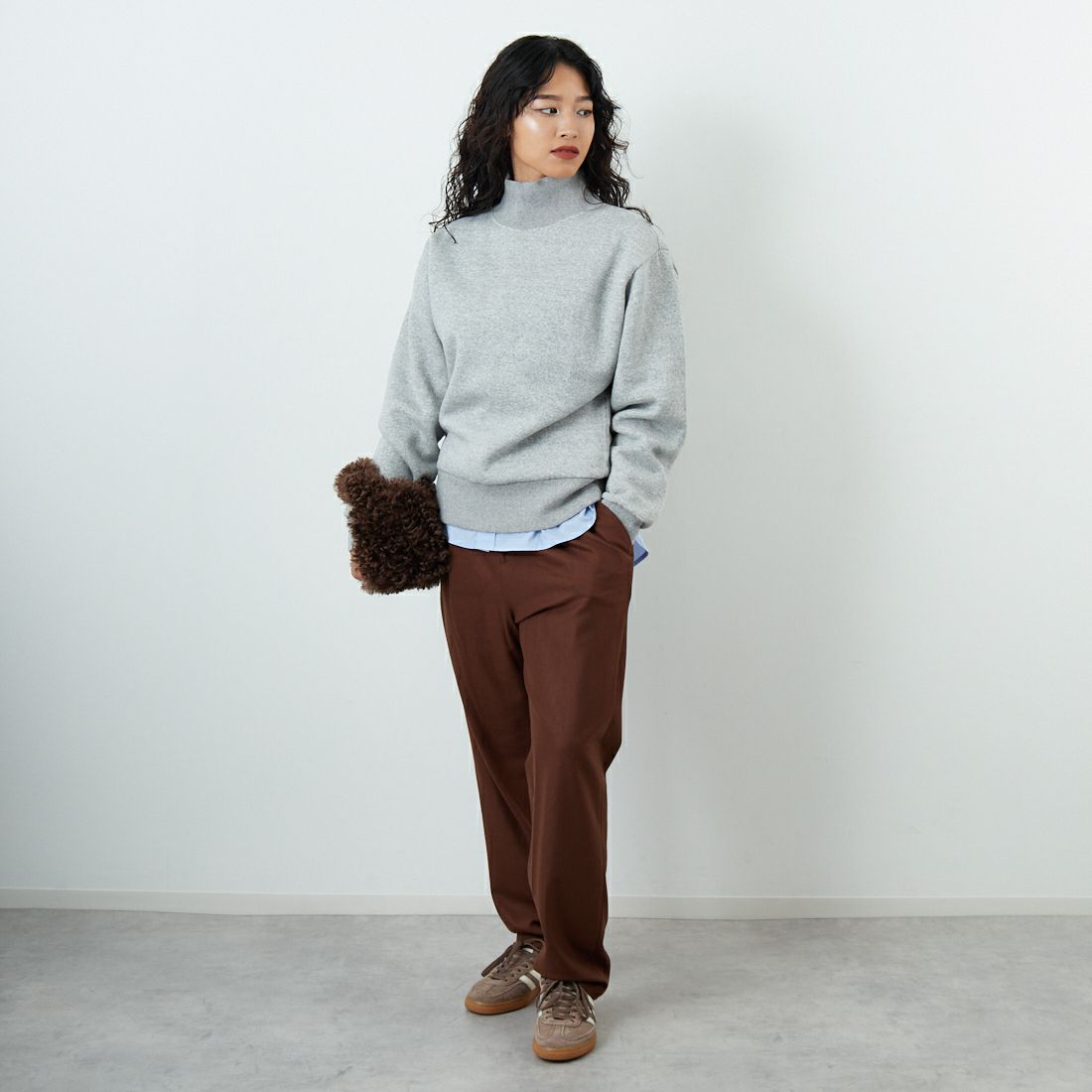 THE SHINZONE [ザ シンゾーン] ハイネックコモンスウェット [25AMSCU11] 06 GRAY &&モデル身長：162cm 着用サイズ：F0&&