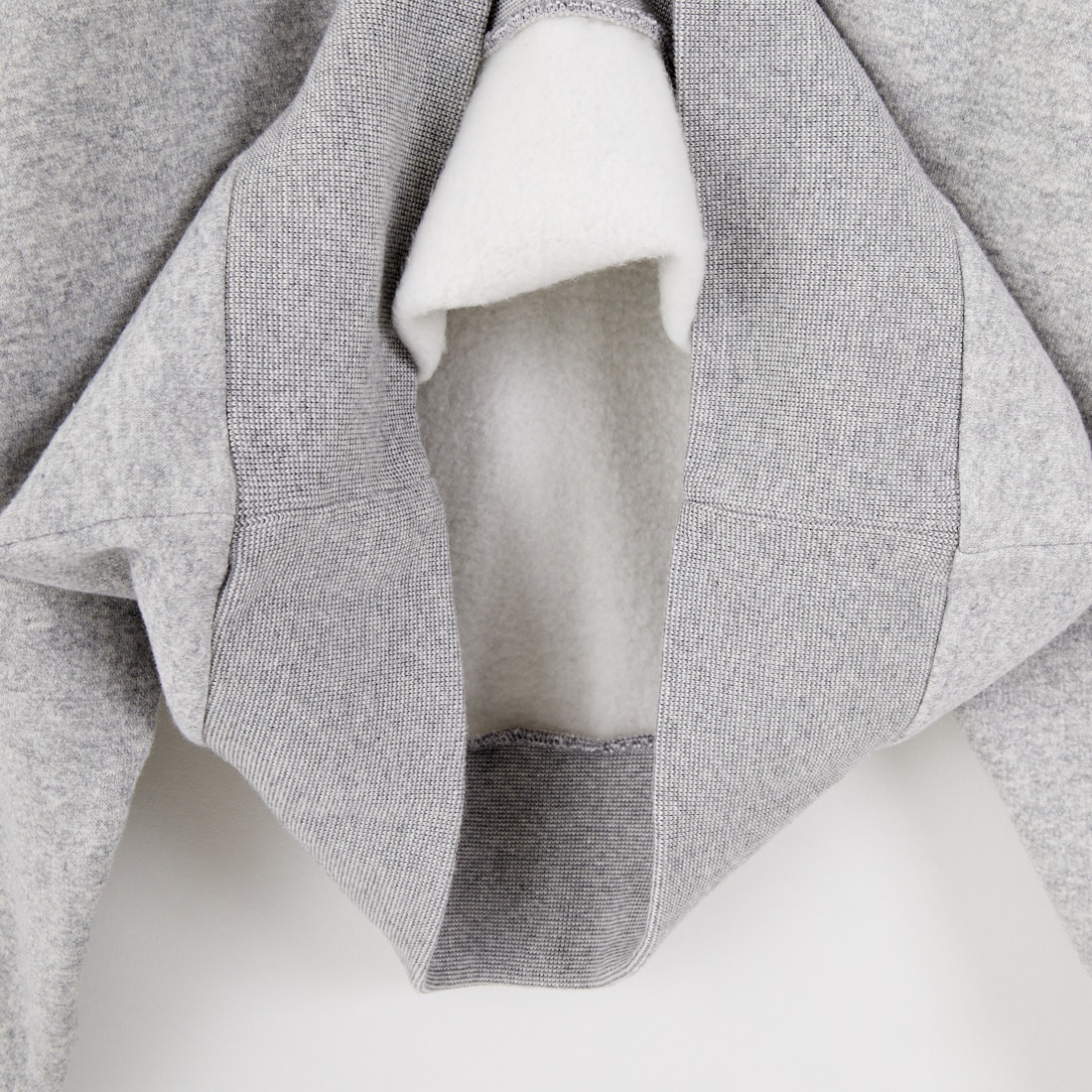 THE SHINZONE [ザ シンゾーン] ハイネックコモンスウェット [25AMSCU11] 06 GRAY