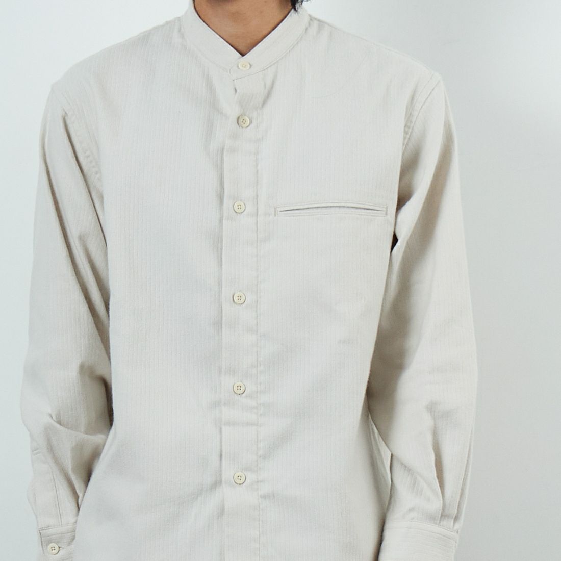 STILL BY HAND [スティルバイハンド] コットンピケバンドカラーシャツ [SH01254] ECRU &&モデル身長：179cm 着用サイズ：46&&