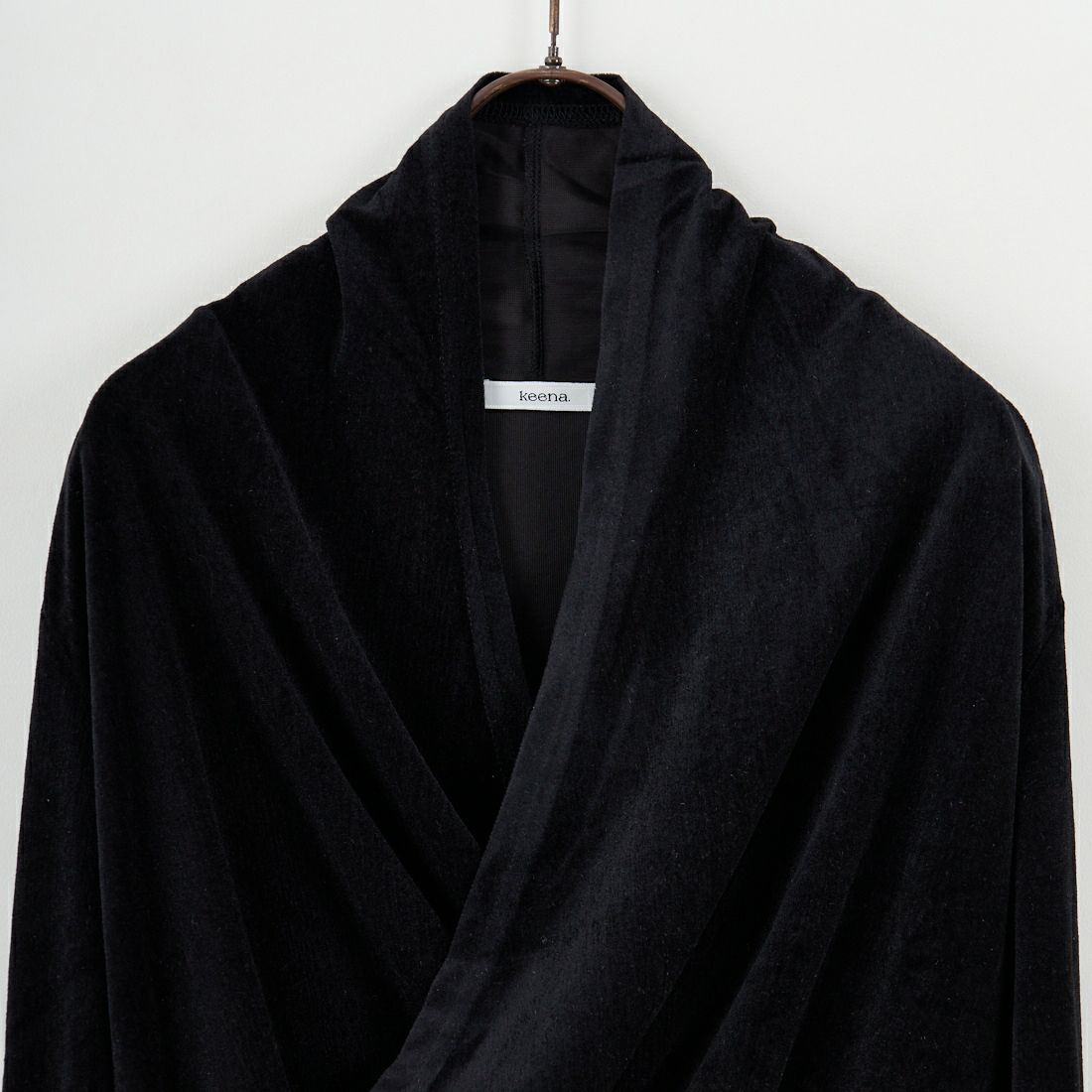 keena [キーナ] 30D エンボスベルベットカシュクールトップス [SKJ-25044W] BLACK