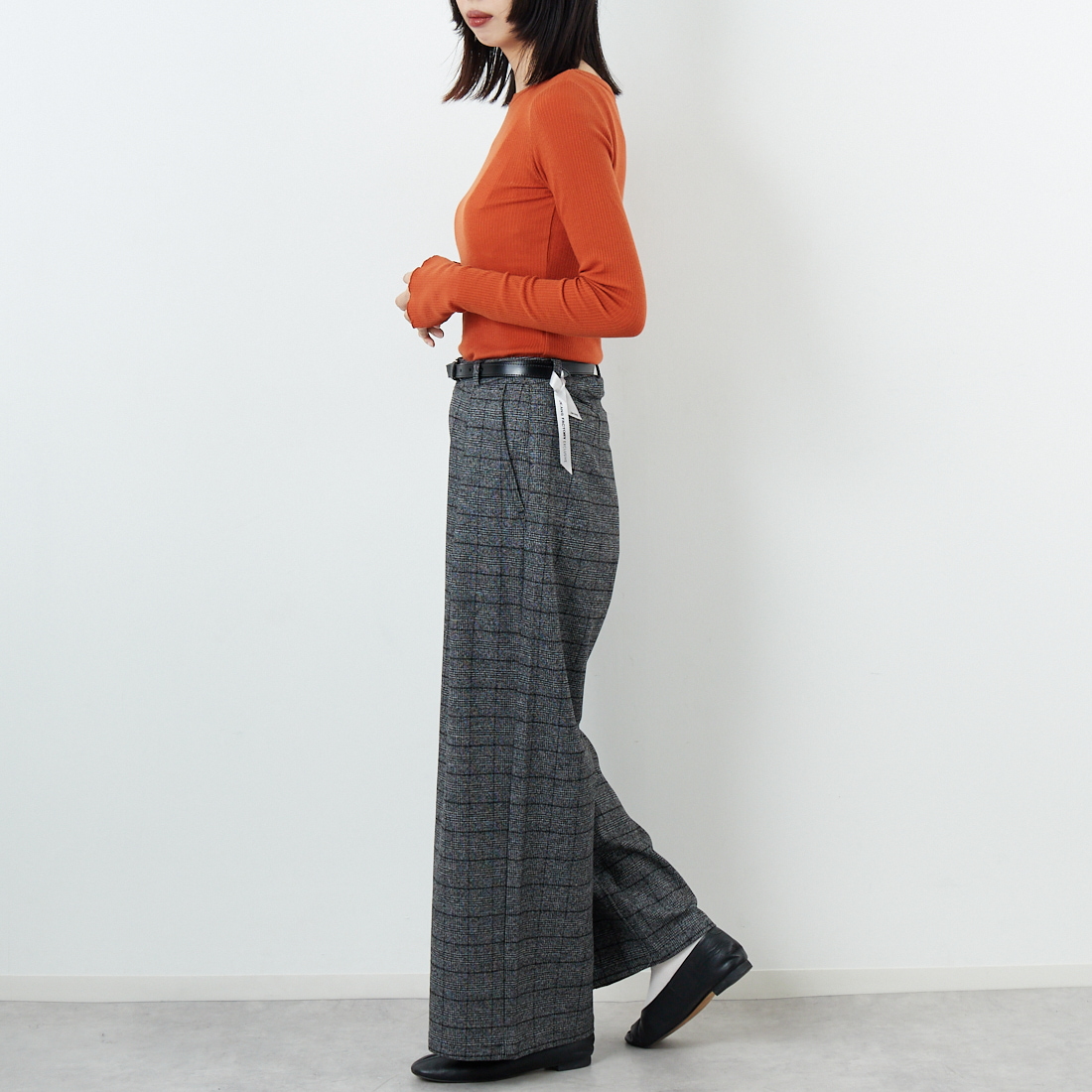 SOMETHING [サムシング] 別注 ベルト付きタックワイドパンツ [SN765W-JF] 9591 G.CHK &&モデル身長：162cm 着用サイズ：S&&