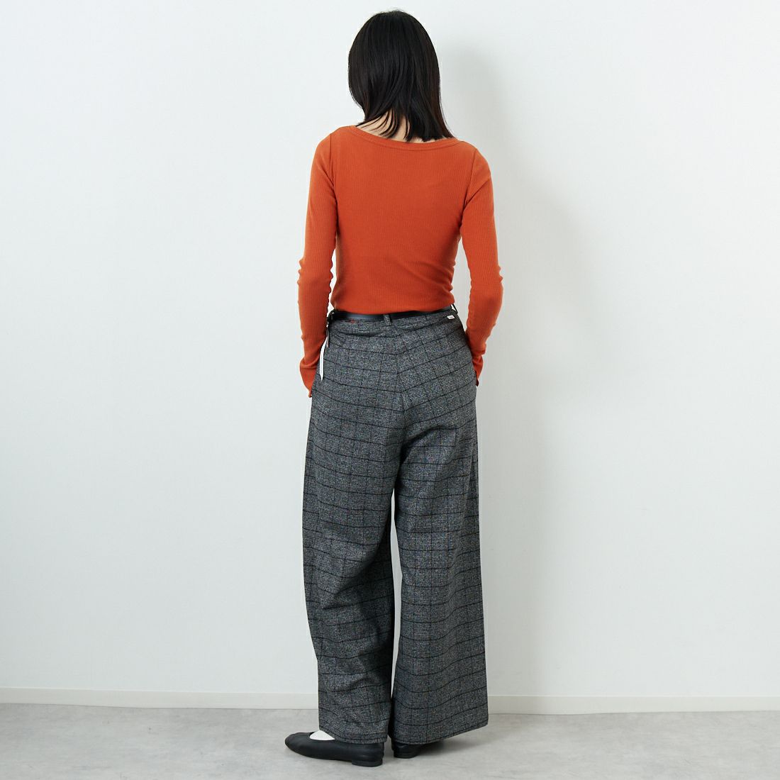 SOMETHING [サムシング] 別注 ベルト付きタックワイドパンツ [SN765W-JF] 9591 G.CHK &&モデル身長：162cm 着用サイズ：S&&