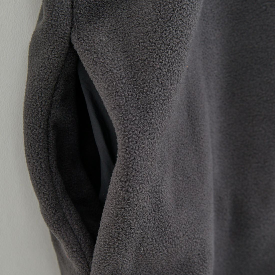 MADE BLANKS [メイドブランクス] ホリデーポーラーフリースプルオーバー [HOLIDAY-POLAR-FLEECE] BLACK