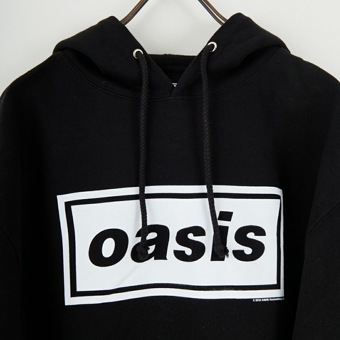 MUSIC TEE [ミュージックティー] Oasis ロックプリントプルオーバーフーディ [DECCA-LOGO] BLACK