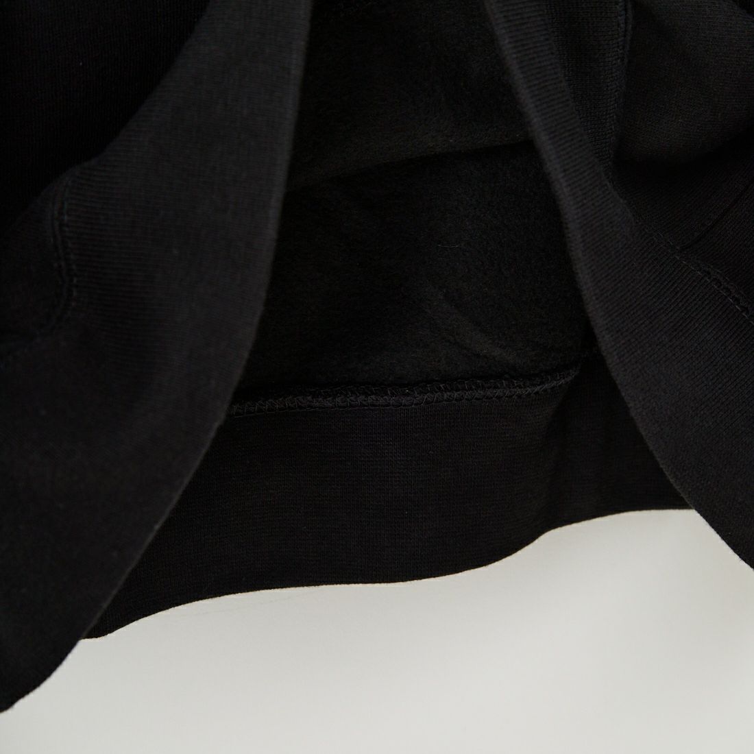 MUSIC TEE [ミュージックティー] Oasis ロックプリントプルオーバーフーディ [DECCA-LOGO] BLACK