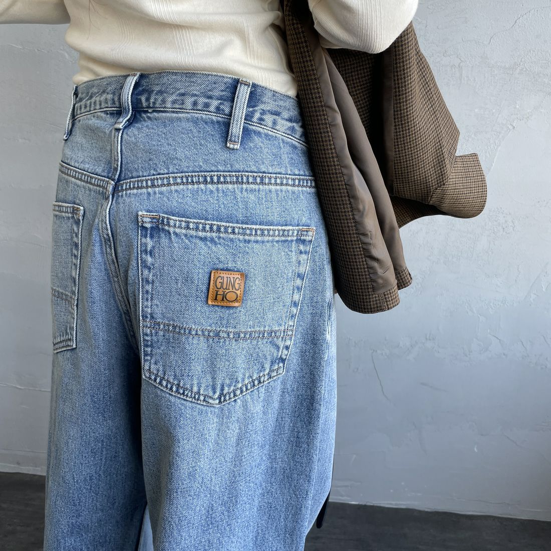 GUNG HO [ガンホー] デニムバギーパンツ [GH5S013D] LIGHT BLUE &&モデル身長：162cm 着用サイズ：S&&