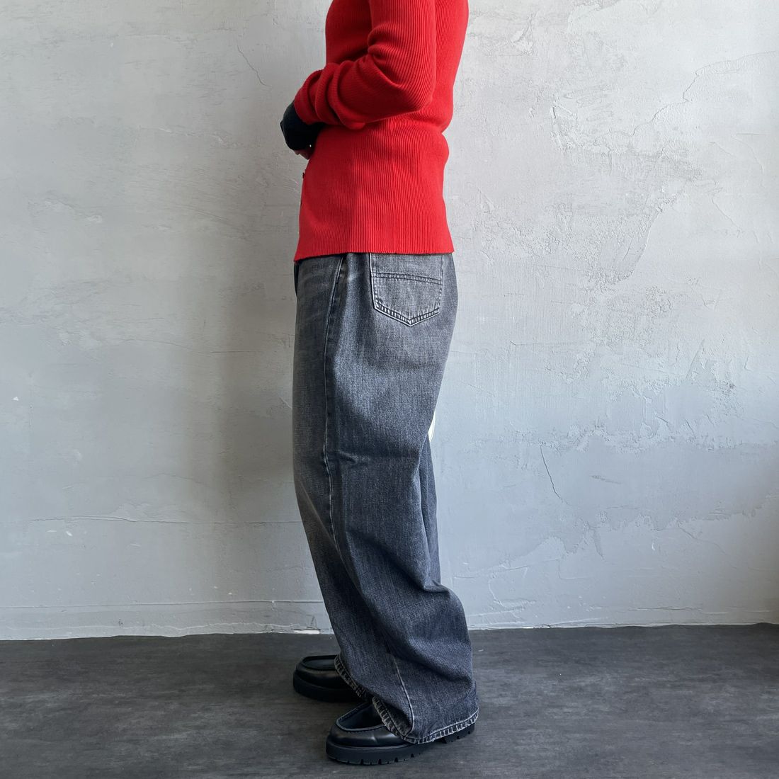 GUNG HO [ガンホー] デニムバギーパンツ [GH5S013D] BLACK STON &&モデル身長：158cm 着用サイズ：S&&