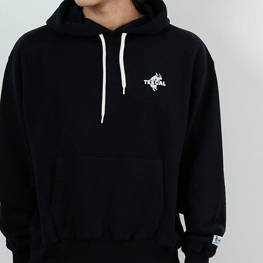 The Endless Summer [エンドレスサマー] TES CAL ローカルスウェットパーカー [FH-25774320] 01 BLACK &&モデル身長：179cm 着用サイズ：M&&