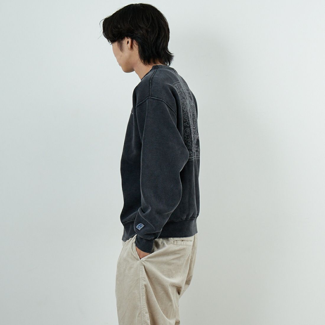 The Endless Summer [エンドレスサマー] バンダナ刺繍 ピグメントビッグスウェット [C-25774304] 01 BLACK &&モデル身長：179cm 着用サイズ：M&&