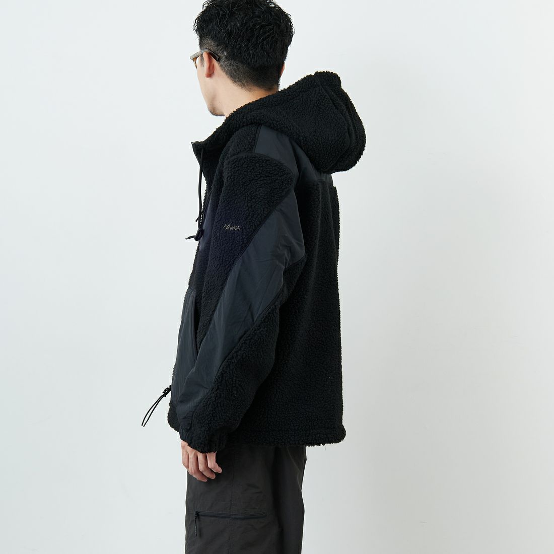 NANGA [ナンガ] ボアフリースフルジップパーカー [N2530-1P117D] BLK &&モデル身長：168cm 着用サイズ：L&&