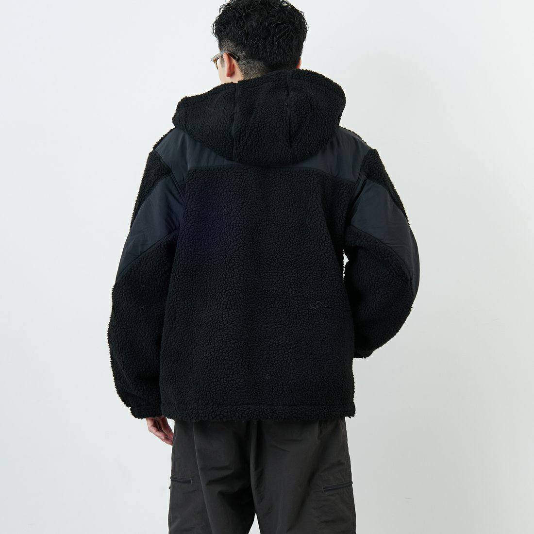 NANGA [ナンガ] ボアフリースフルジップパーカー [N2530-1P117D] BLK &&モデル身長：168cm 着用サイズ：L&&