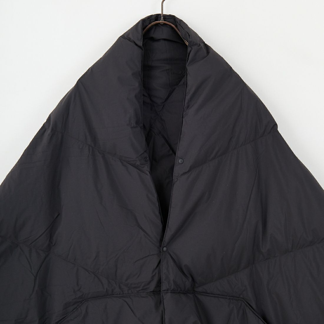 NANGA [ナンガ] ダウンポンチョマフラー [NA2442-3C605] BLK