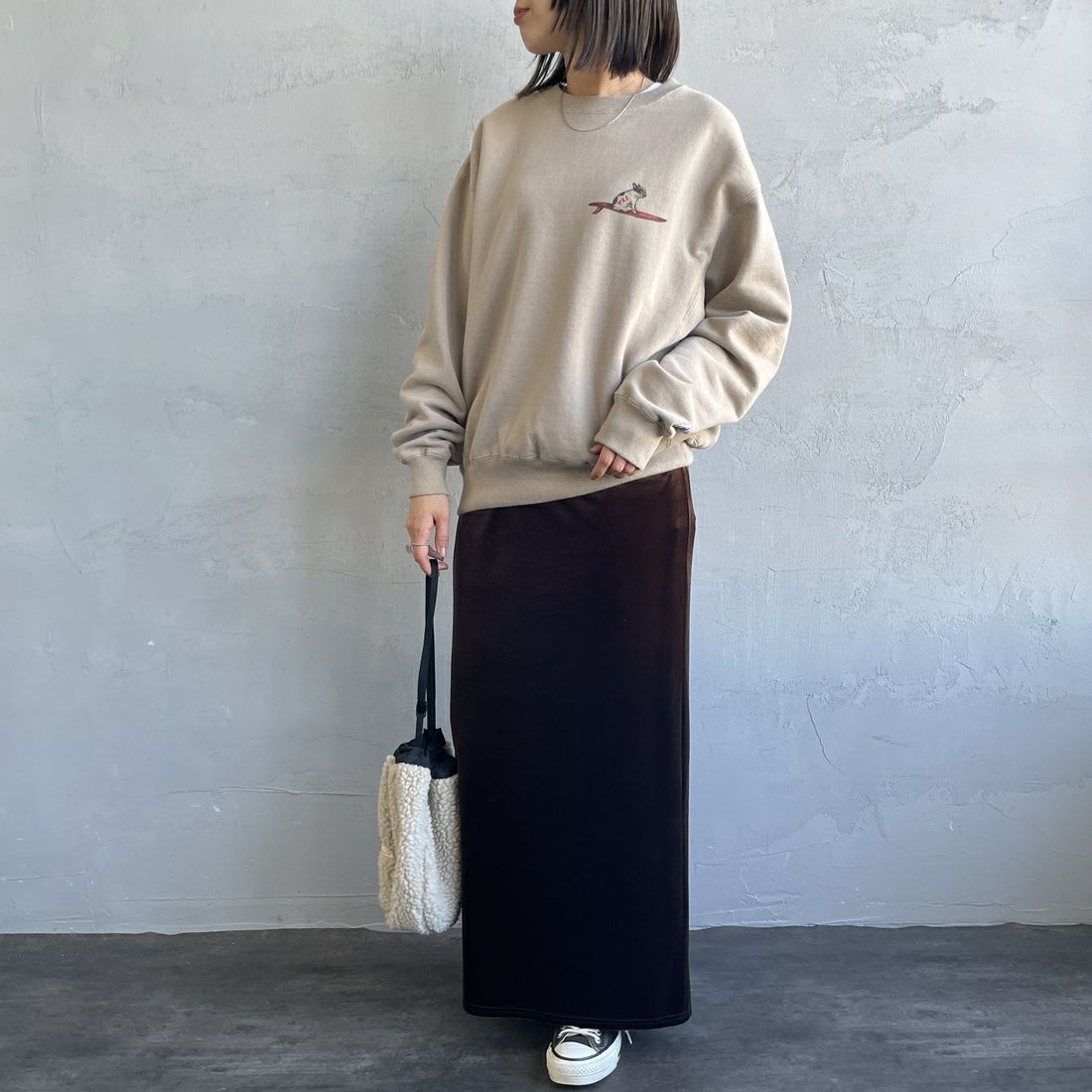 The Endless Summer [エンドレスサマー] 別注 NAP TIME クルーネックスウェット [FH-25774502-JF] BEIGE &&モデル身長：159cm 着用サイズ：S&&