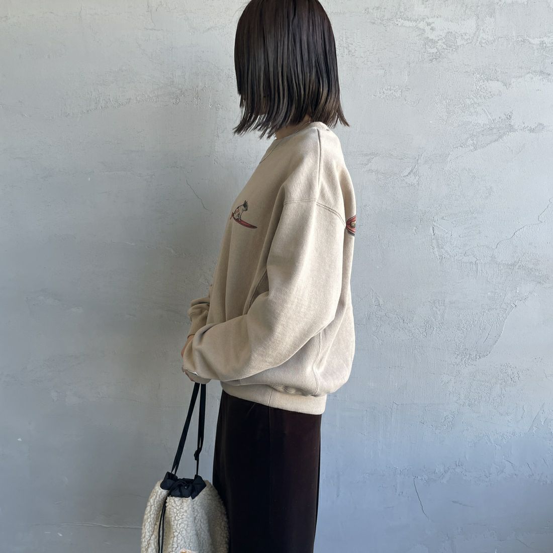 The Endless Summer [エンドレスサマー] 別注 NAP TIME クルーネックスウェット [FH-25774502-JF] BEIGE &&モデル身長：159cm 着用サイズ：S&&