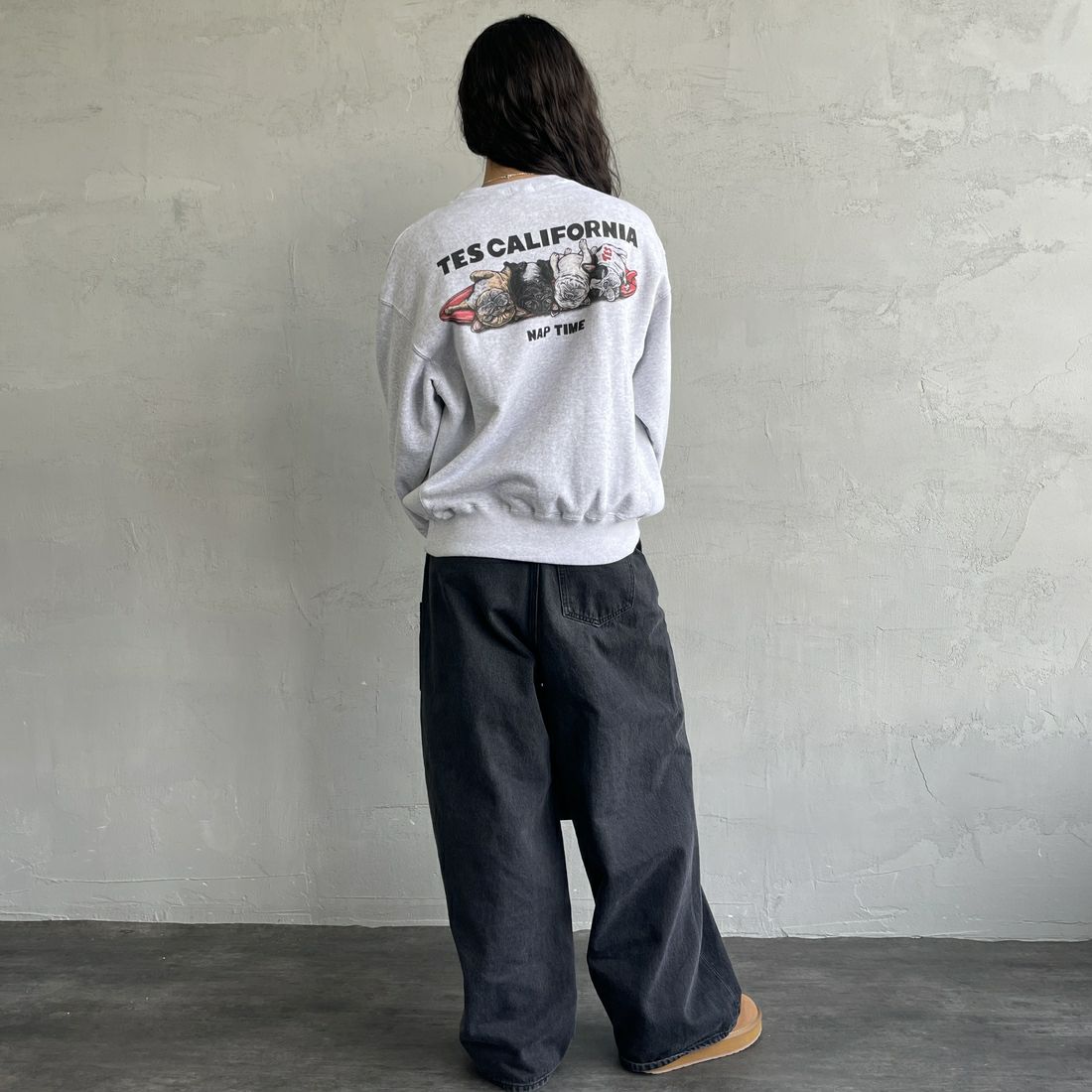 The Endless Summer [エンドレスサマー] 別注 NAP TIME クルーネックスウェット [FH-25774502-JF] GRAY &&モデル身長：162cm 着用サイズ：S&&