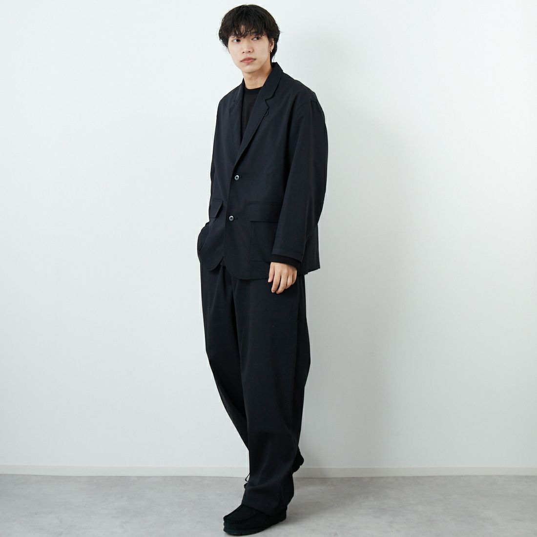 PERS PROJECTS [パースプロジェクト] 別注 イージースラックス [25FW-23093-JF]BLACK &&モデル身長：179cm 着用サイズ：3&&