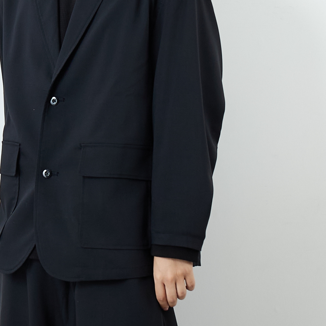 PERS PROJECTS [パースプロジェクト] 別注 テーラードジャケット [25FW-16093-JF]BLACK &&モデル身長：179cm 着用サイズ：2&&
