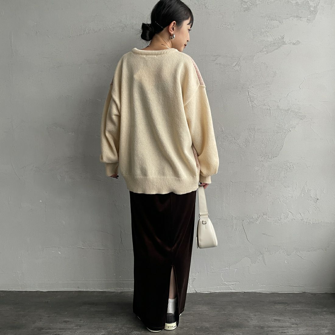 Noir Fabrik [ヌワールファブリック] アソートジャガードニットプルオーバー [NF25131043] 22 BEIGE &&モデル身長：150cm 着用サイズ：F&&