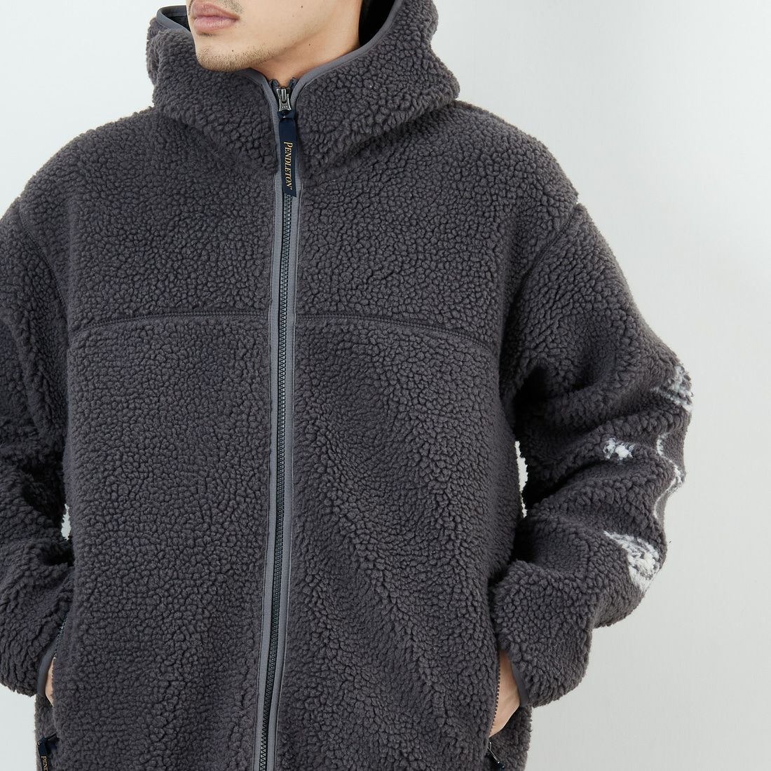 PENDLETON [ペンドルトン] ジップボアフーディ [5475-1025] 75 S.GRAY &&モデル身長：168cm 着用サイズ：M&&