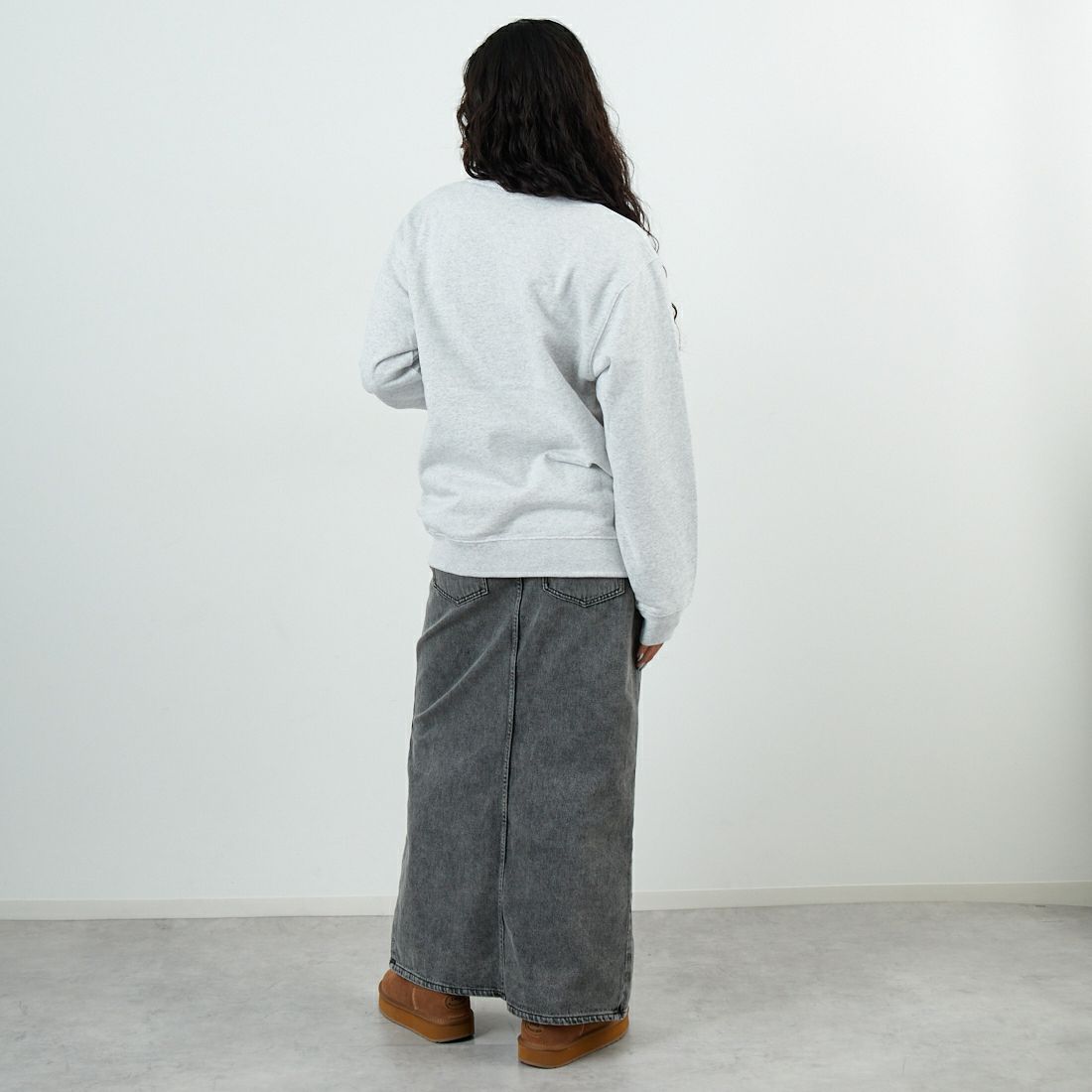 SCREEN STARS [スクリーンスターズ] 別注 アニマルプリント オーバーサイズスウェット [2523-IN2-JF] ASH &&モデル身長：162cm 着用サイズ：F&&