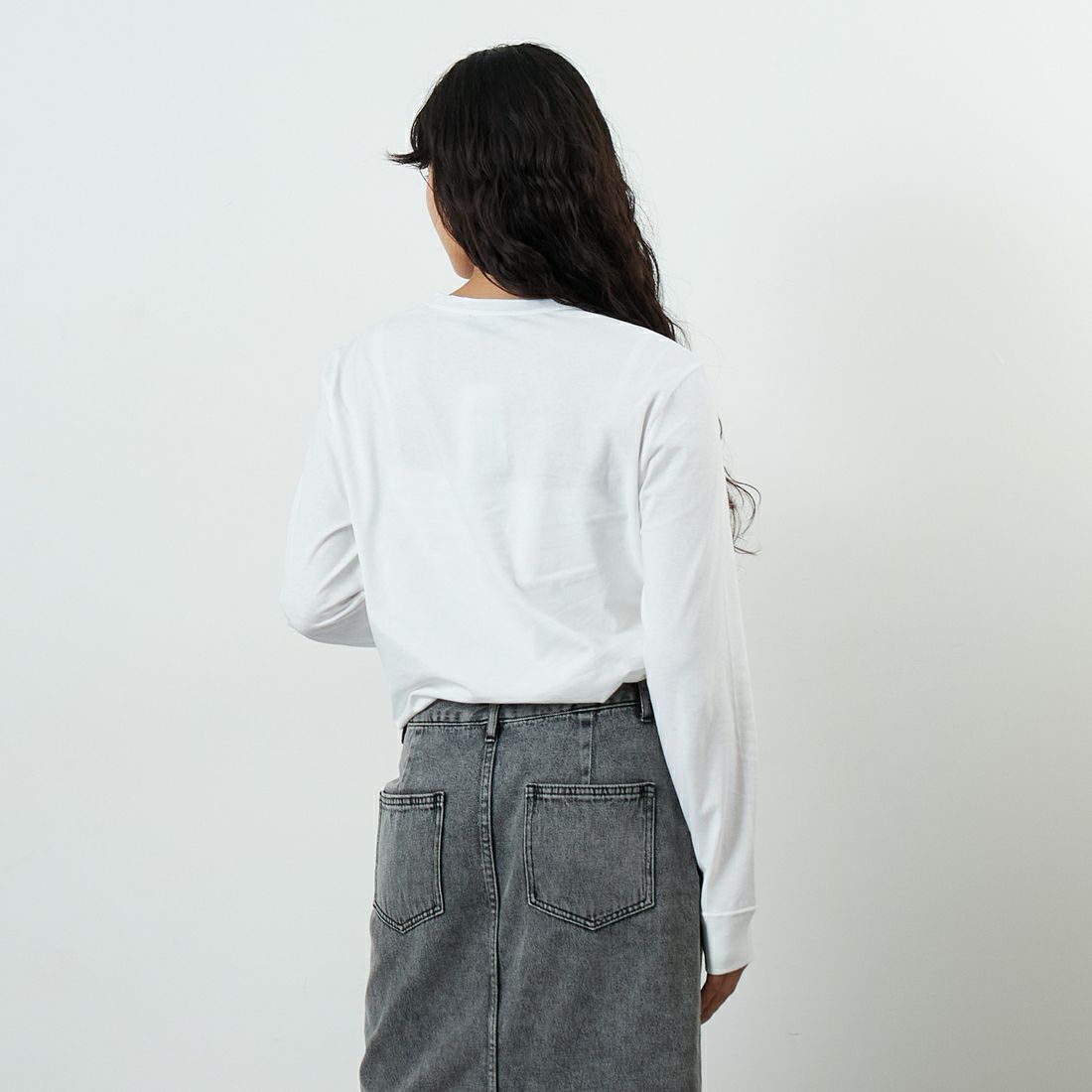 A.P.C. [アー・ペー・セー] Petite Rue Madame ロングスリーブTシャツ [PETITE-RUE-MADAME-H] 90 BLANC &&モデル身長：162cm 着用サイズ：XS&&