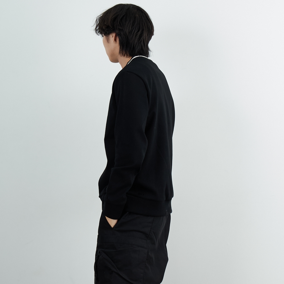 A.P.C. [アー・ペー・セー] Earl スウェットシャツ [SWEAT-EARL] 99 NOIR &&モデル身長：179cm 着用サイズ：M&&