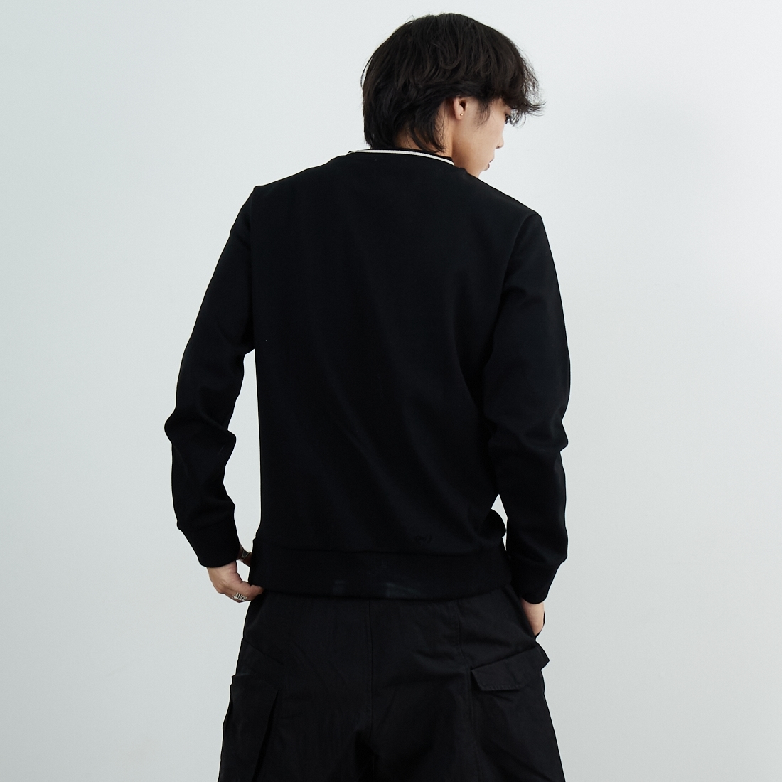 A.P.C. [アー・ペー・セー] Earl スウェットシャツ [SWEAT-EARL] 99 NOIR &&モデル身長：179cm 着用サイズ：M&&