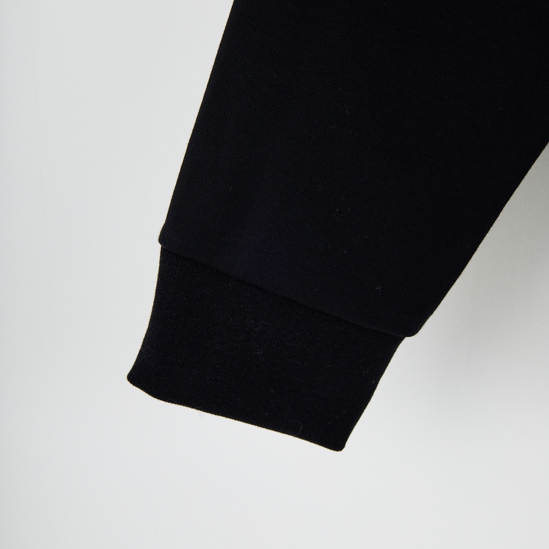 A.P.C. [アー・ペー・セー] Earl スウェットシャツ [SWEAT-EARL] 99 NOIR