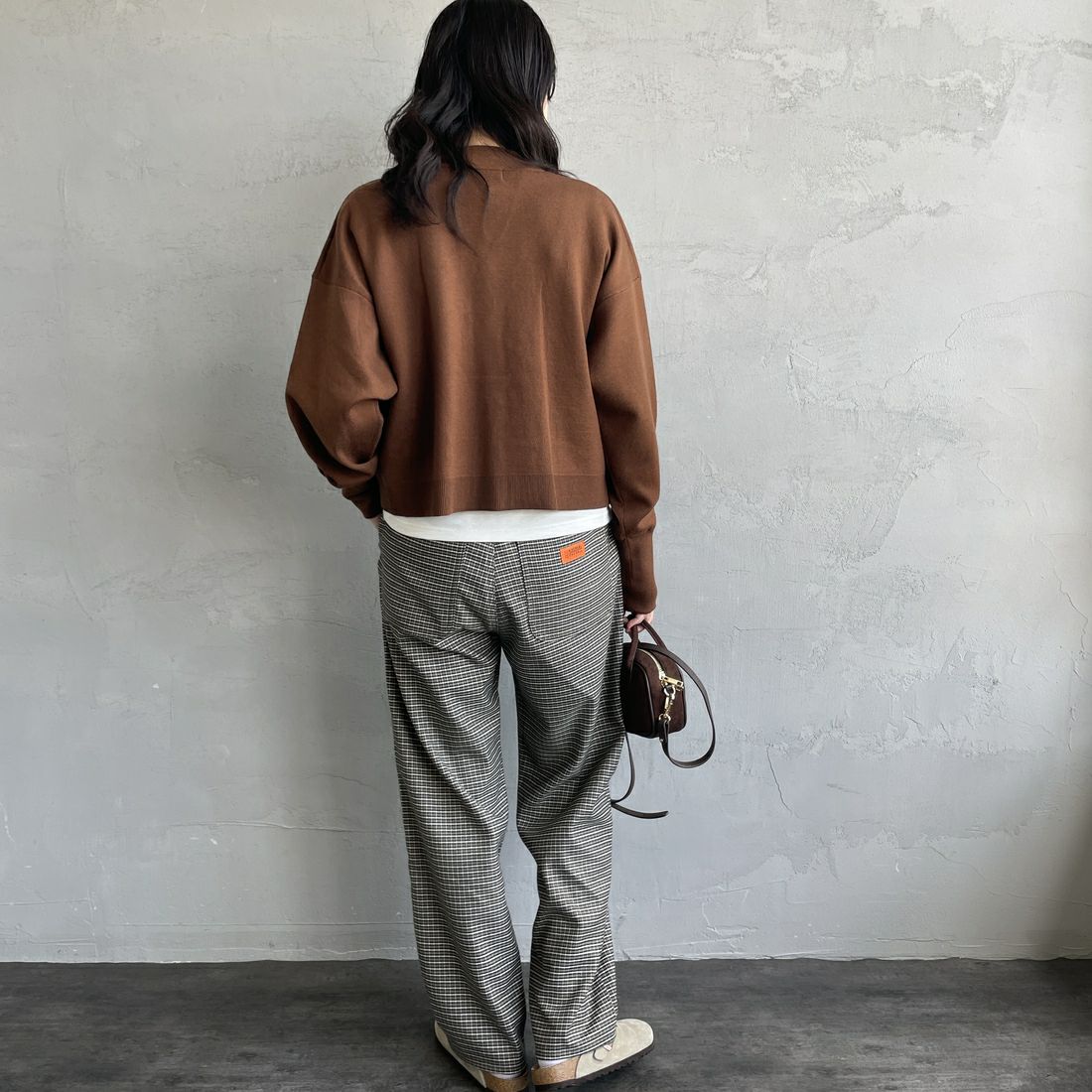 UNIVERSAL OVERALL [ユニバーサルオーバーオール] 別注 バックポケットイージーチェックパンツ [U2532600IN-A-JF] BEIGE &&モデル身長：160cm 着用サイズ：S&&