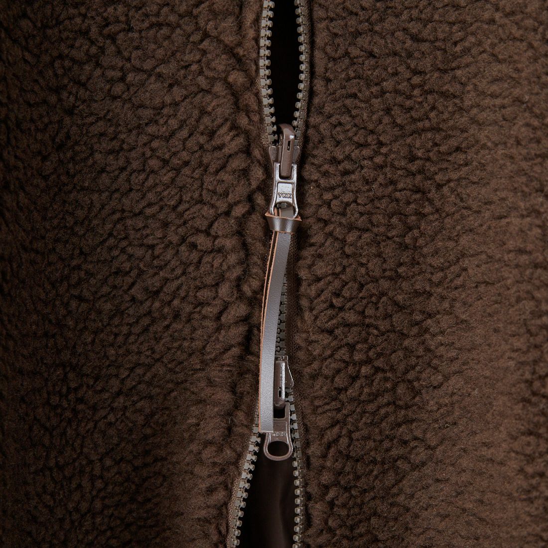 ARMEN [アーメン] リバーシブル ジップアップフリースジャケット [ADNAM2553] 8889 BRN/B