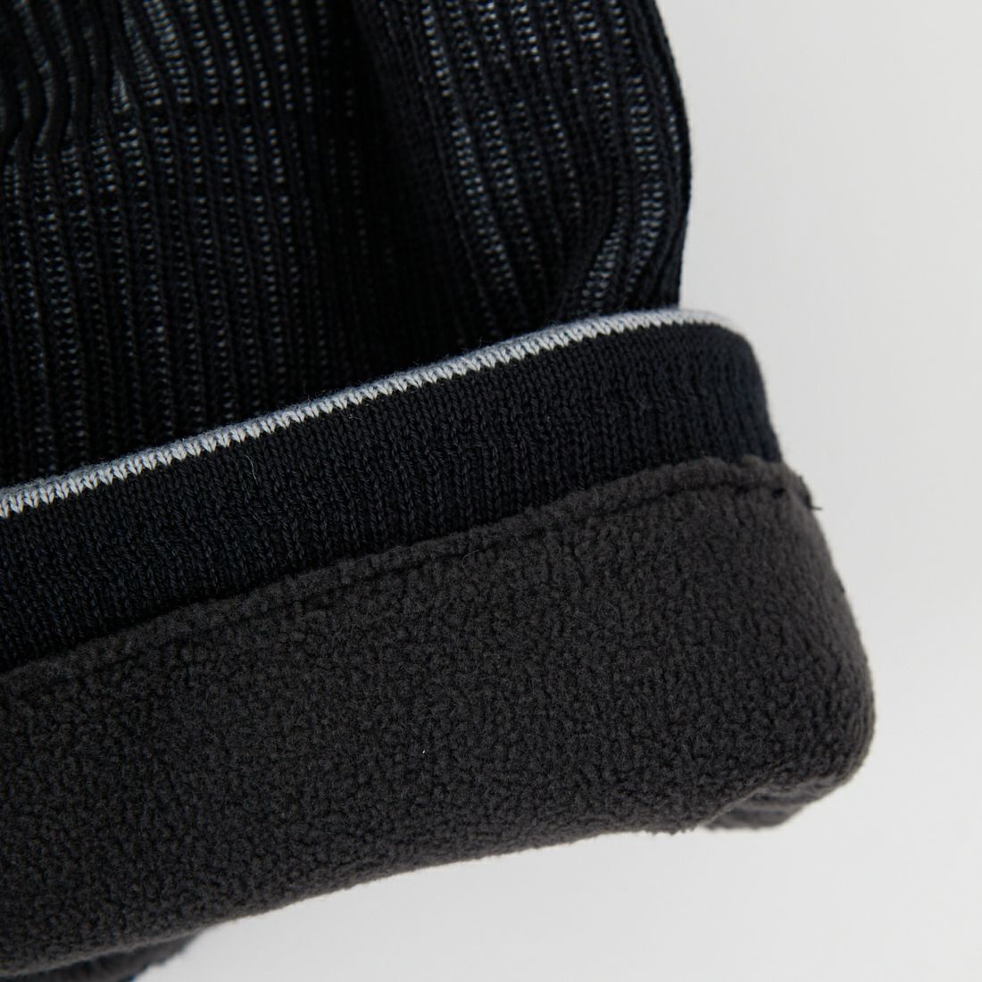 1PIU1UGUALE3 RELAX [ウノ ピゥ ウノ ウグァーレ トレ] グラデーションロゴニットキャップ [USZ-25027] SN90 BLACK