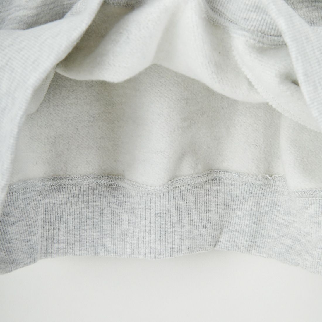 THOUSAND MILE [サウザンド マイル] 別注 ワンポイントロゴ クルーネックスウェット [TM252UK50510-JF] 11 LT.GRAY