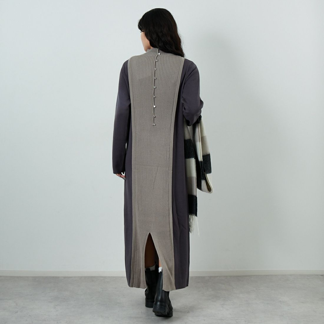 &g'aime [アンジェム] 配色ニットワンピース [986-67407]  ｸﾞﾚｰｼﾞｭ &g'aime [アンジェム] 配色ニットワンピース [986-67407]  ｸﾞﾚｰｼﾞｭ &g'aime [アンジェム] 配色ニットワンピース [986-67407] ﾁｬｺｰﾙ &&モデル身長：162cm 着用サイズ：F&&