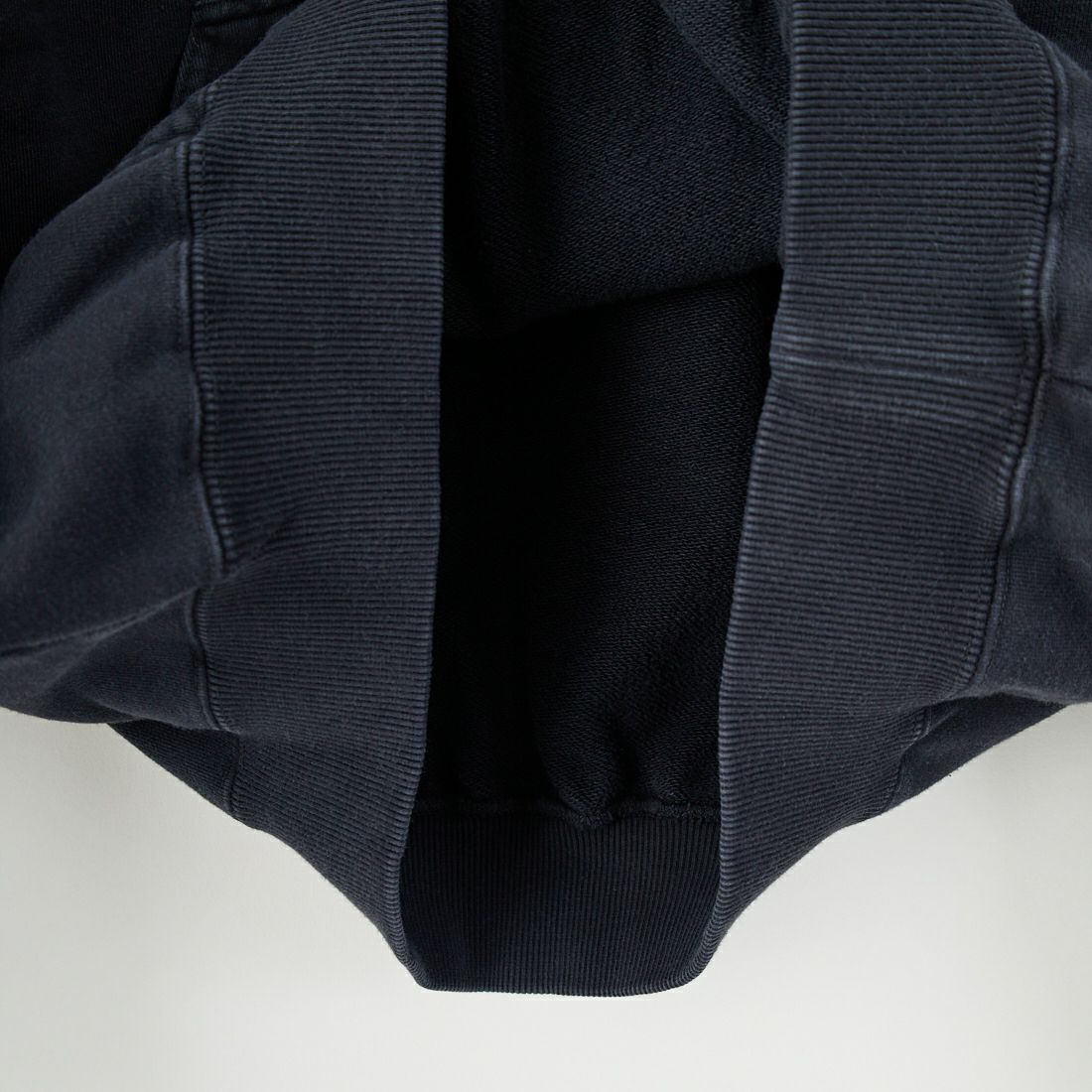 XLARGE [エクストララージ] クリーピーマンション フーデッドスウェット [101254012005] BLACK