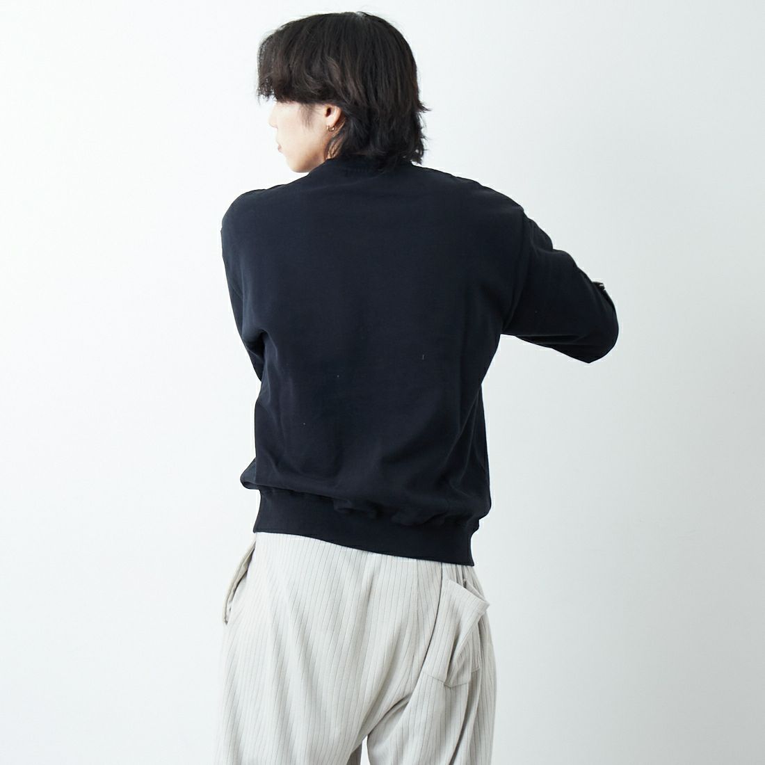 XLARGE [エクストララージ] バーシティクルーネックスウェット [101254012003] BLACK &&モデル身長：179cm 着用サイズ：L&&