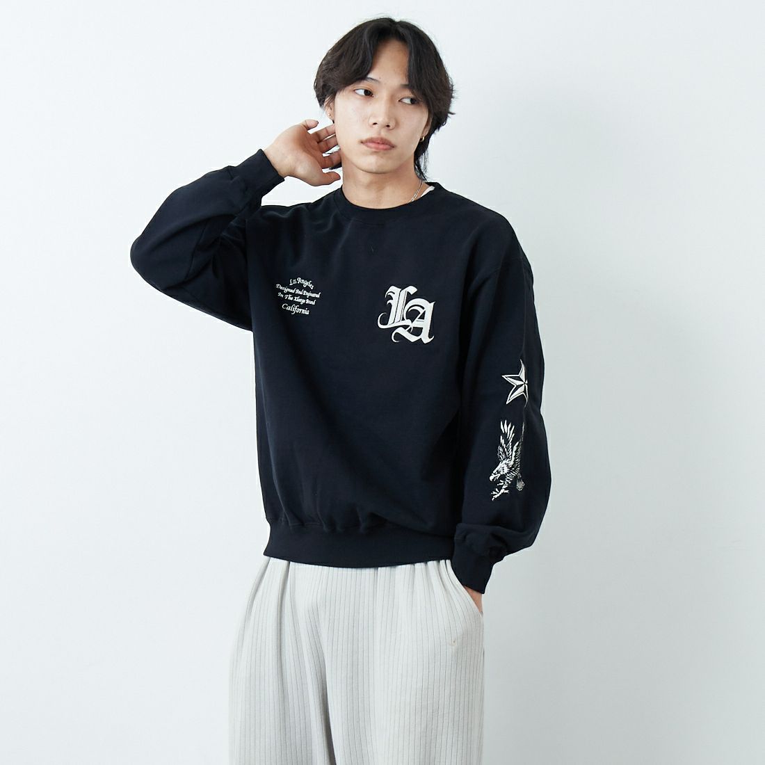XLARGE [エクストララージ] バーシティクルーネックスウェット [101254012003] BLACK &&モデル身長：179cm 着用サイズ：L&&