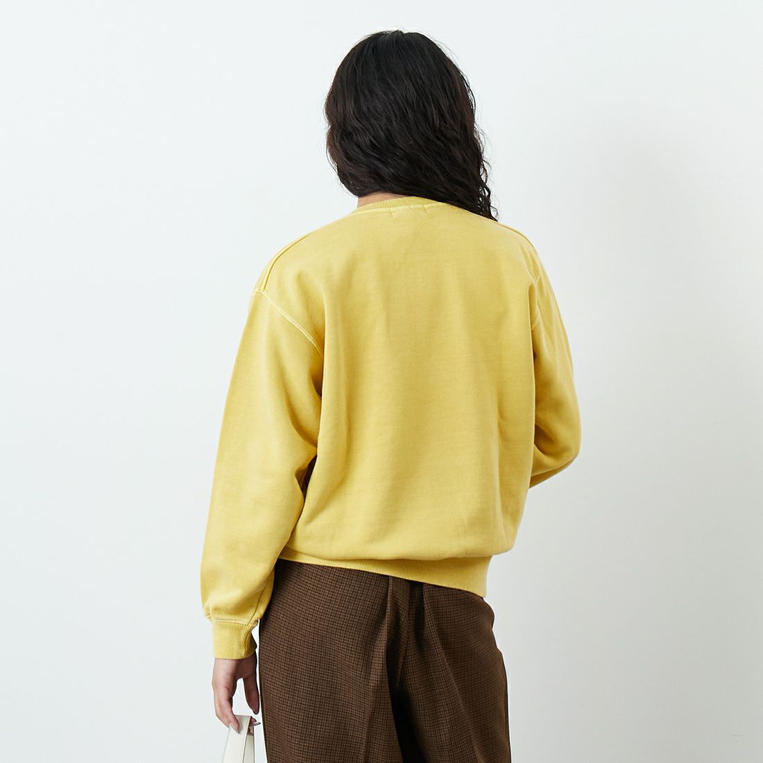 NYC × GOOD ROCK SPEED [エヌワイシー × グッドロックスピード] NYC クルーネックスウェット [25NYC207W] YELLOW &&モデル身長：162cm 着用サイズ：F&&