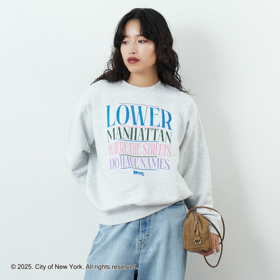 NYC × GOOD ROCK SPEED [エヌワイシー × グッドロックスピード] NYC クルーネックスウェット [25NYC208W] ASH &&モデル身長：162cm 着用サイズ：F&&