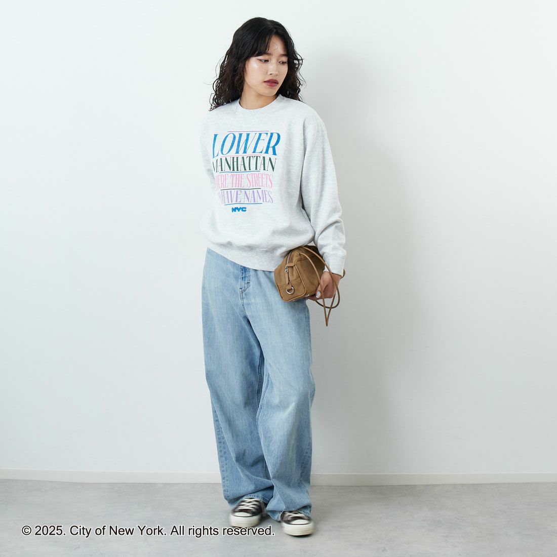 NYC × GOOD ROCK SPEED [エヌワイシー × グッドロックスピード] NYC クルーネックスウェット [25NYC208W] ASH &&モデル身長：162cm 着用サイズ：F&&